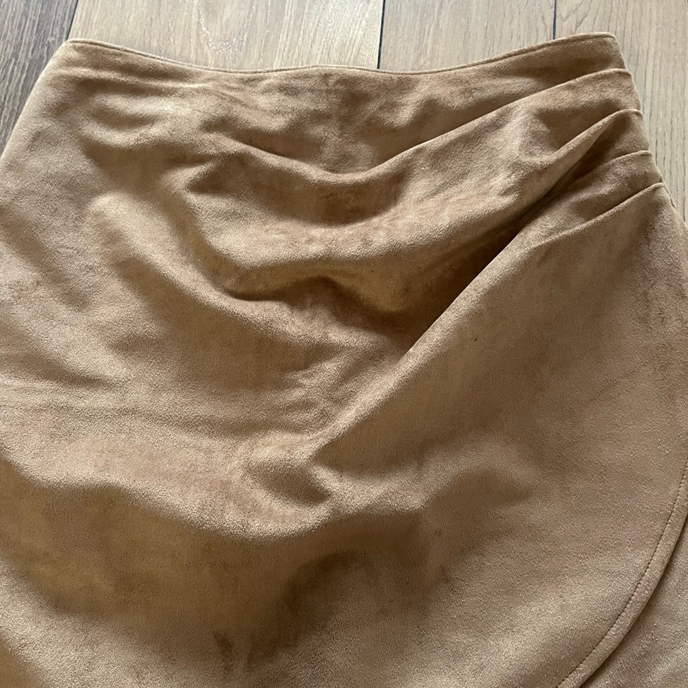 Abercrombie & Fitch Tan Suede Mini Pencil Skirt Asymmetrical Ruched - Picture 3 of 10